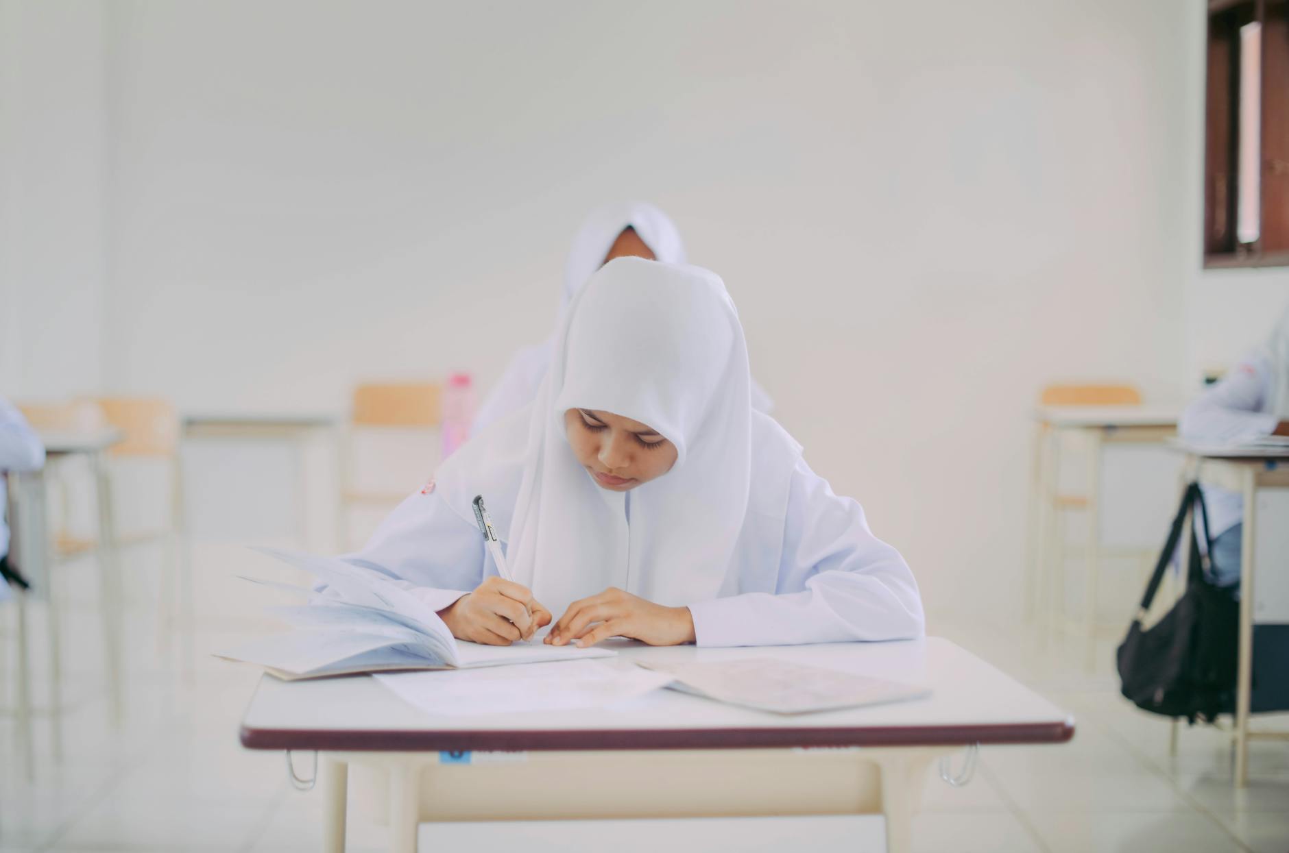 Mengabdi Luar Sekolah: Sentuh Ribuan Jiwa Lewat Pendidikan